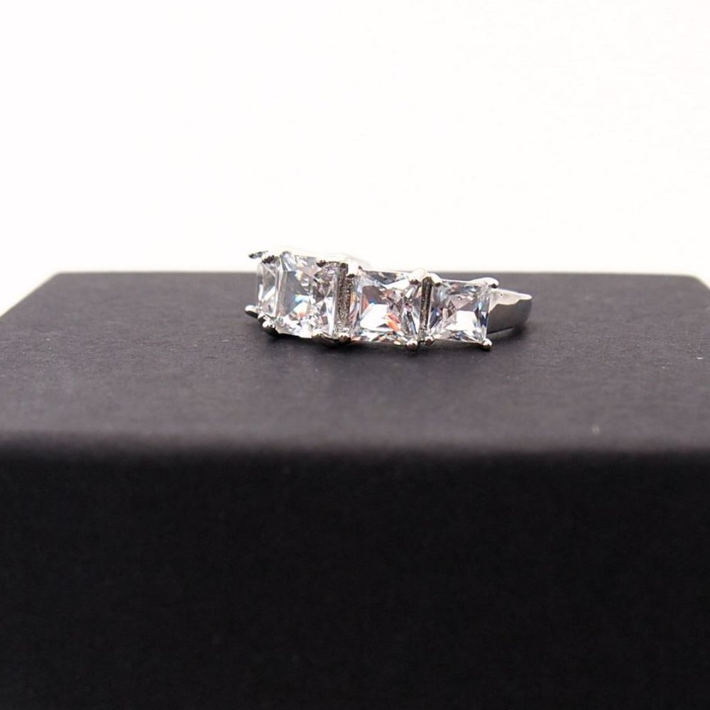 Incredible 5 Stone 6.00ctw Princess Cut Ring " Must See " - Picture 6 of 11